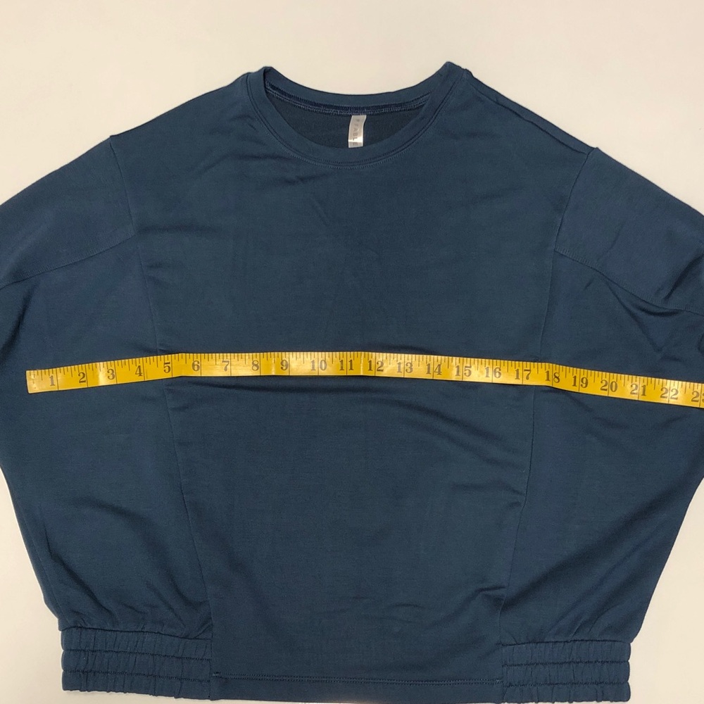 Fabletics pullover cropped size S - Picture 4 of 10